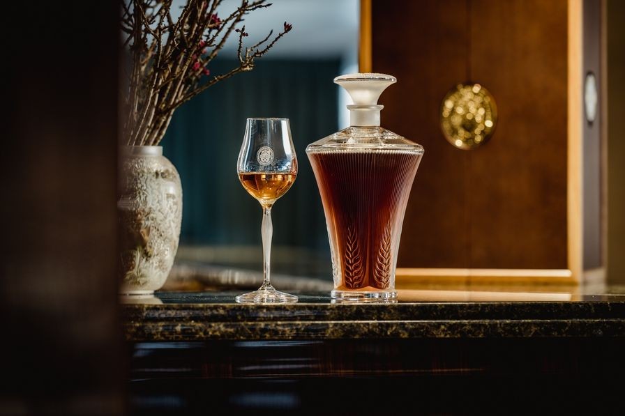 The Provenance Decanter